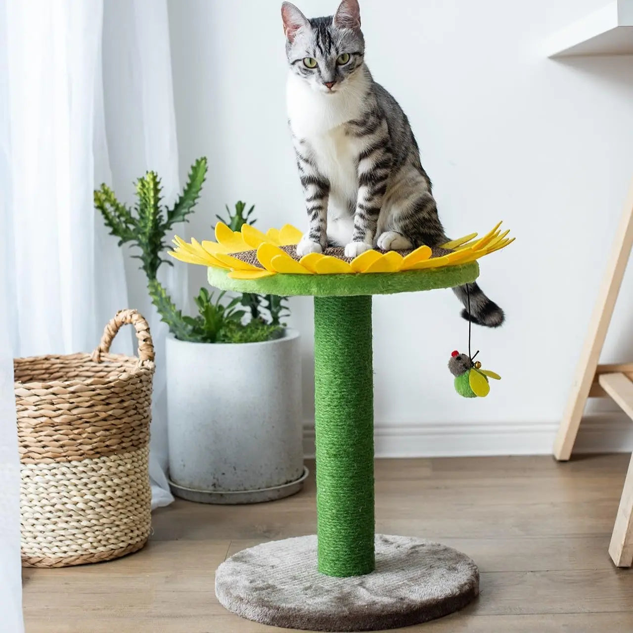 Sun Flower Scratching Post - Bark & Meow Emporium